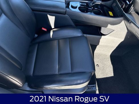 Used 2021 Nissan Rogue SV image 13
