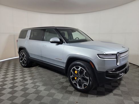 Used 2024 Rivian R1S Adventure AWD/4WD image 7