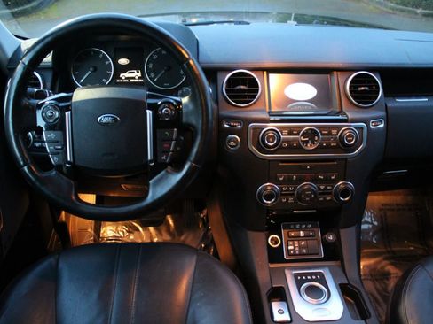 Used 2014 Land Rover LR4 HSE image 25