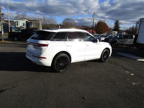 Used 2022 Lincoln Corsair Reserve image 7