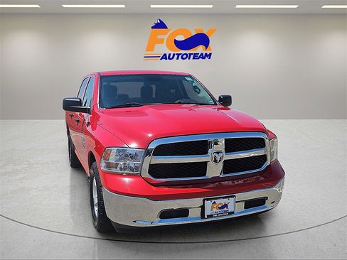 Used 2022 RAM 1500 Classic SLT image 2