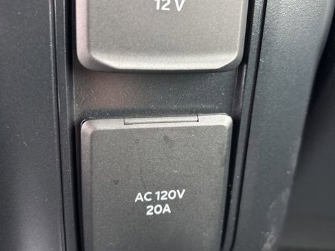 Used 2024 Ford F450 Platinum w/ FX4 Off-Road Package image 24