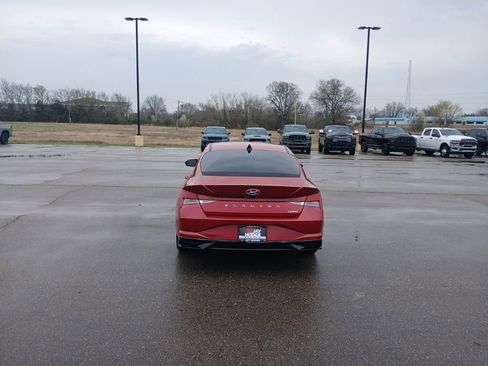 Used 2023 Hyundai Elantra Limited image 6