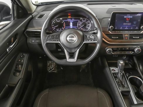 Used 2024 Nissan Altima 2.5 SV image 36