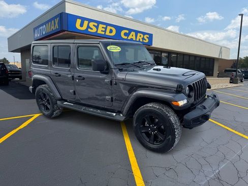 Used 2021 Jeep Wrangler Unlimited Sahara image 4