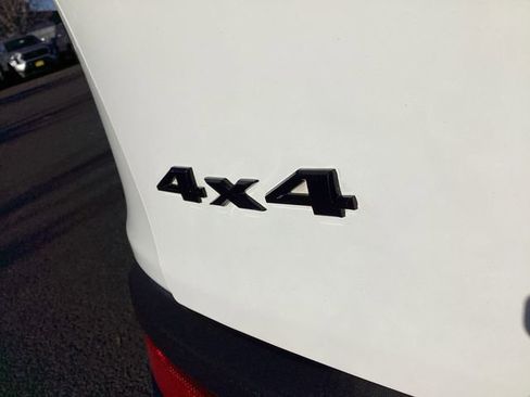 Used 2018 Jeep Cherokee Limited w/ High Altitude Package image 16