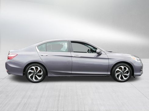 Used 2017 Honda Accord EX-L image 8