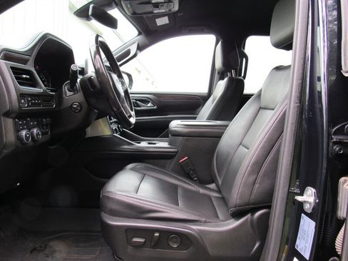 Used 2021 Chevrolet Suburban LT w/ Luxury Package AWD/4WD image 14