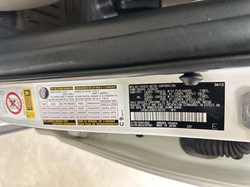 Used 2013 Toyota 4Runner Limited AWD/4WD image 35