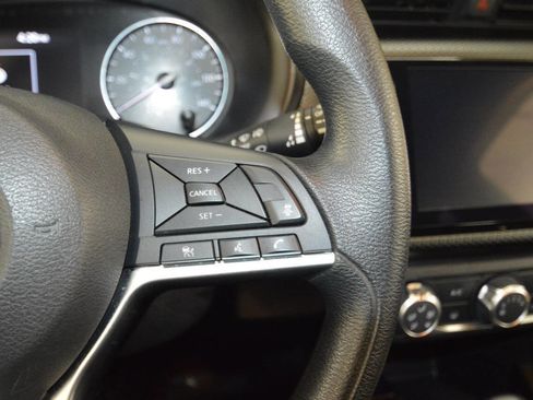 Used 2024 Nissan Kicks SV image 31