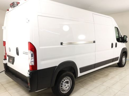 Used 2025 RAM ProMaster 2500 w/ Convenience Group FWD image 3