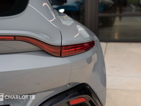 Used 2020 Aston Martin V8 Vantage Coupe image 16