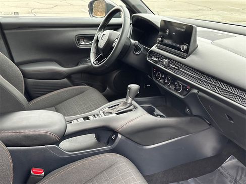 Used 2023 Honda HR-V Sport image 12