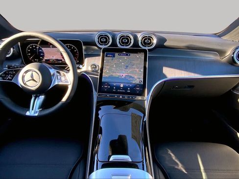 Used 2026 Mercedes-Benz GLC 300 4MATIC image 5