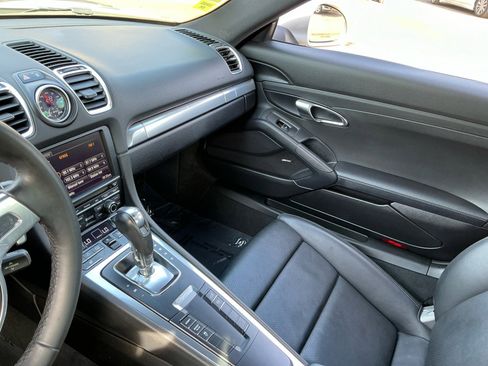 Used 2014 Porsche Cayman S image 16