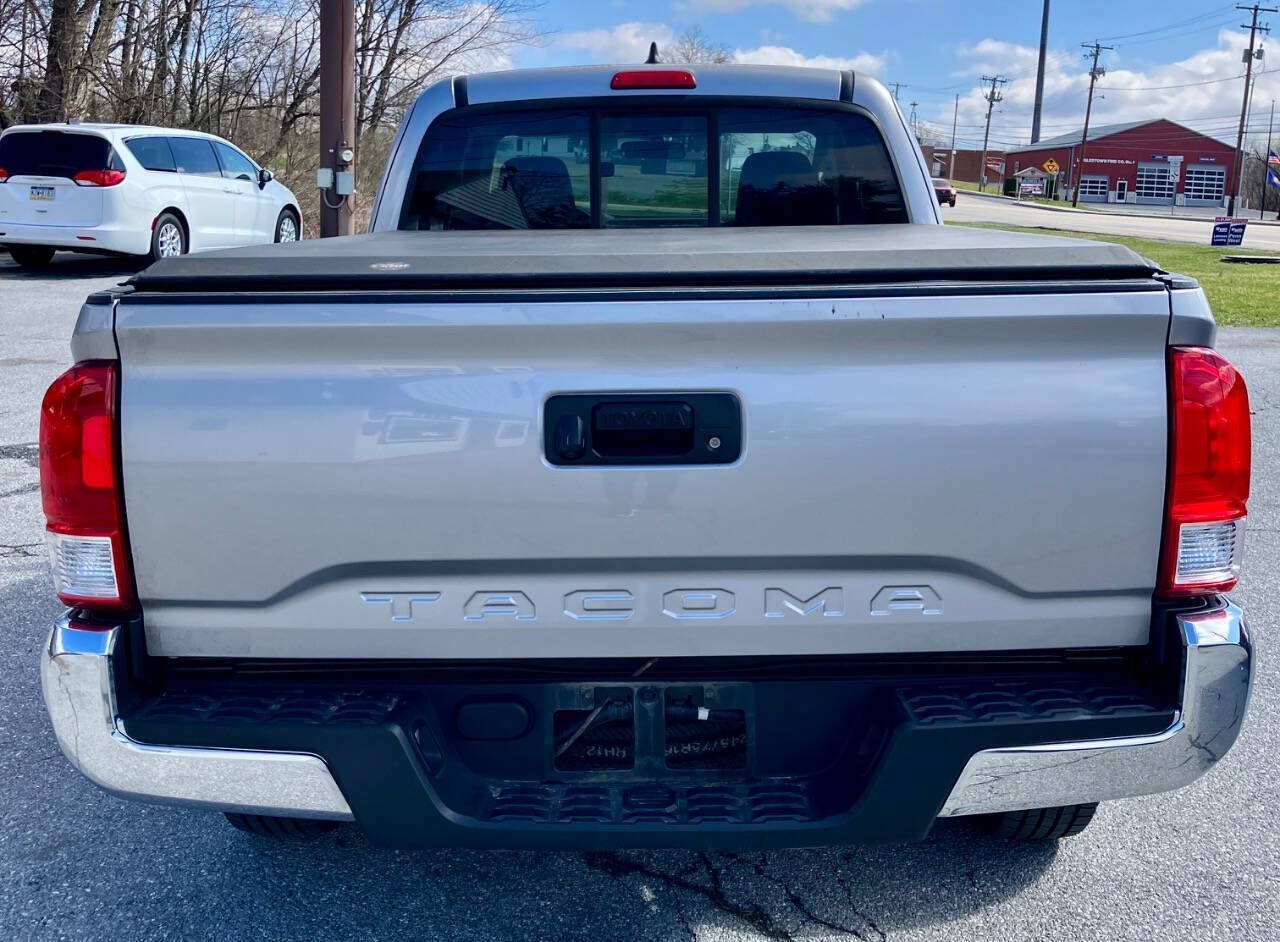 Used 2016 Toyota Tacoma SR5 RWD image 5