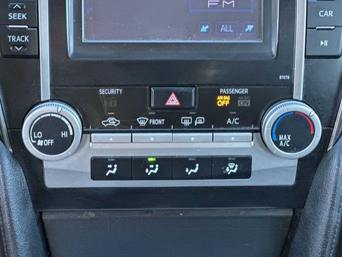 Used 2013 Toyota Camry SE image 16