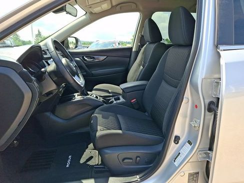 Used 2020 Nissan Rogue SV AWD/4WD image 15