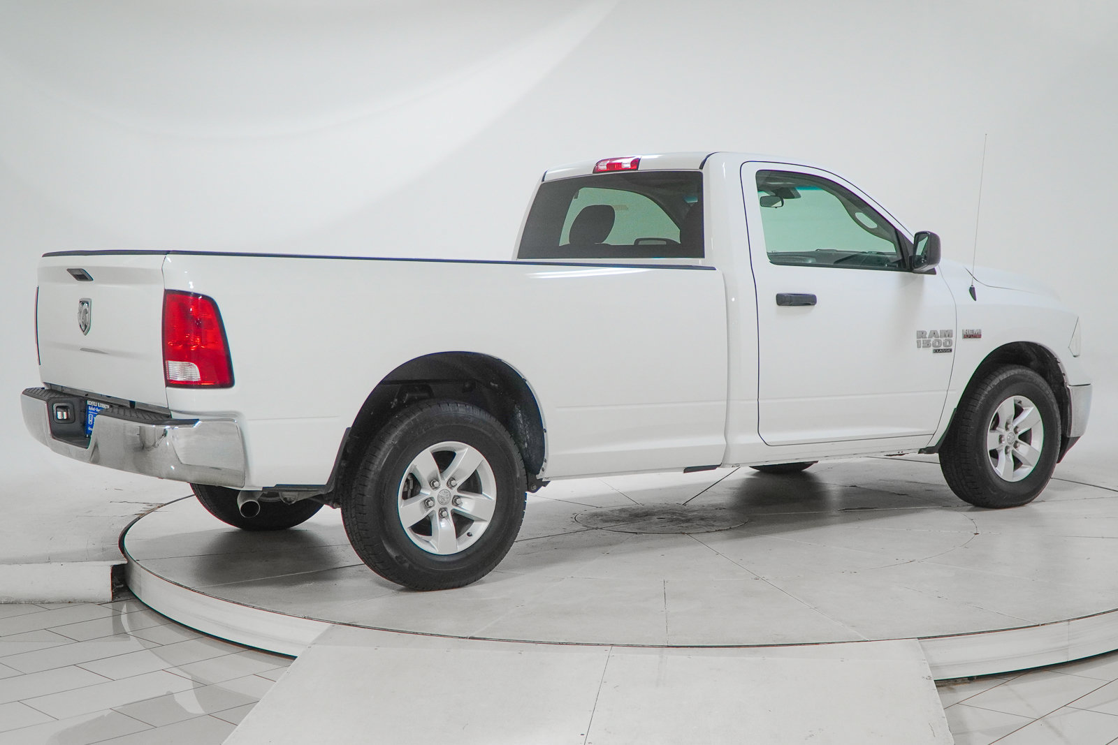 Used 2022 RAM 1500 Classic SLT AWD/4WD image 12