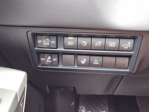 Used 2025 Toyota Tundra Platinum AWD/4WD image 23