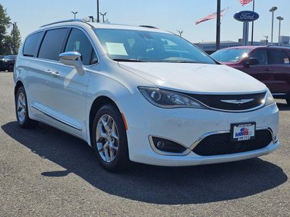 Used 2017 Chrysler Pacifica Limited