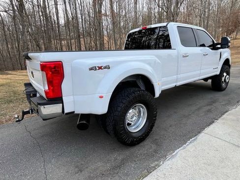 Used 2017 Ford F350 XLT w/ XLT Premium Package image 4