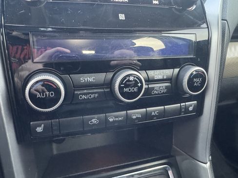 Used 2022 Subaru Ascent Premium w/ Convenience Package image 27