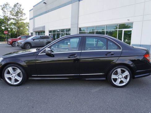 Used 2011 Mercedes-Benz C 300 Sedan image 4