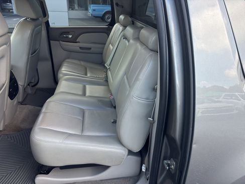 Used 2009 Chevrolet Avalanche LT RWD image 18