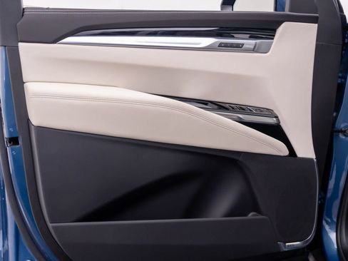 New 2026 Cadillac Escalade Sport w/ LPO, ONYX Package AWD/4WD image 12