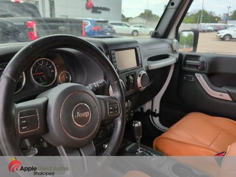 Used 2012 Jeep Wrangler Unlimited Sahara w/ Max Tow Pkg AWD/4WD image 6