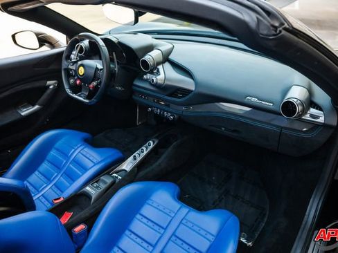 Used 2022 Ferrari F8 Tributo image 20