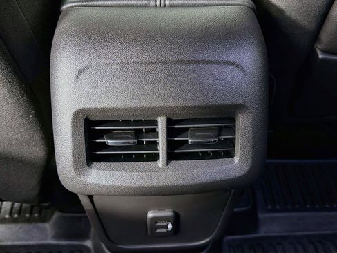 Used 2024 GMC Terrain SLE w/ Driver Convenience Package AWD/4WD image 28