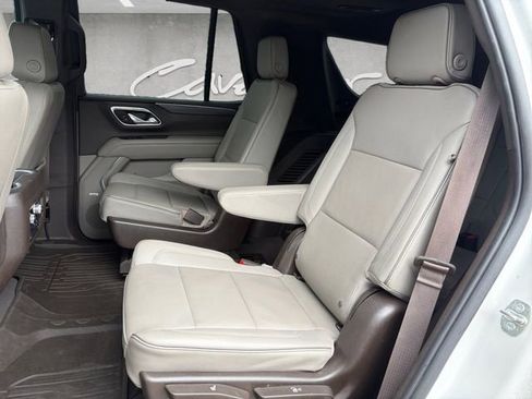 Used 2023 GMC Yukon SLT w/ SLT Luxury Package RWD image 22