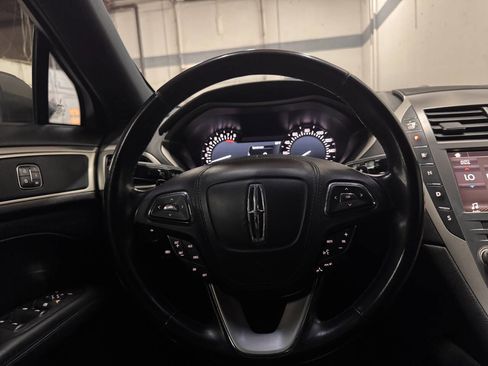 Used 2017 Lincoln MKZ Premiere image 16