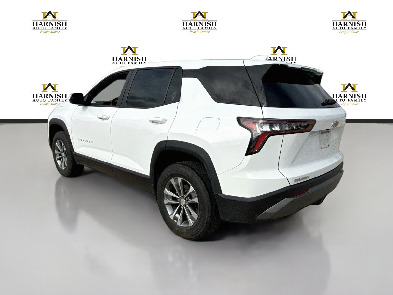 Used 2025 Chevrolet Equinox LT FWD image 3