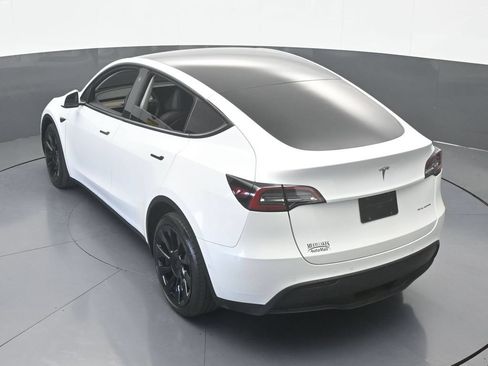 Used 2022 Tesla Model Y Long Range AWD/4WD image 48