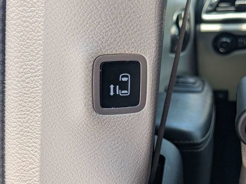 Used 2022 Chrysler Pacifica Touring-L AWD/4WD image 20