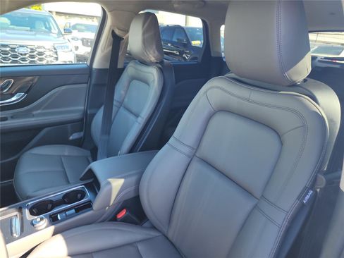 New 2026 Lincoln Corsair Premiere image 14