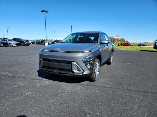 New 2027 Hyundai Kona SE AWD/4WD image 3