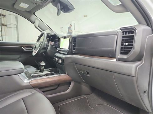 New 2026 GMC Sierra 1500 SLT w/ SLT Premium Plus Package image 39