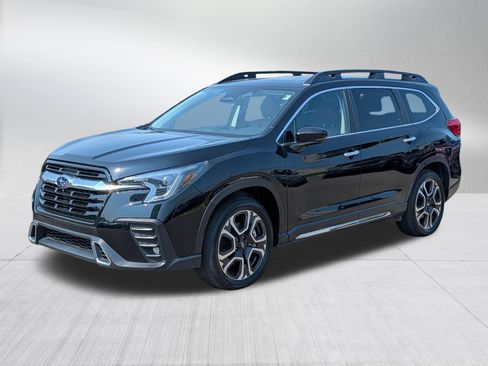 Used 2025 Subaru Ascent Touring AWD/4WD image 3