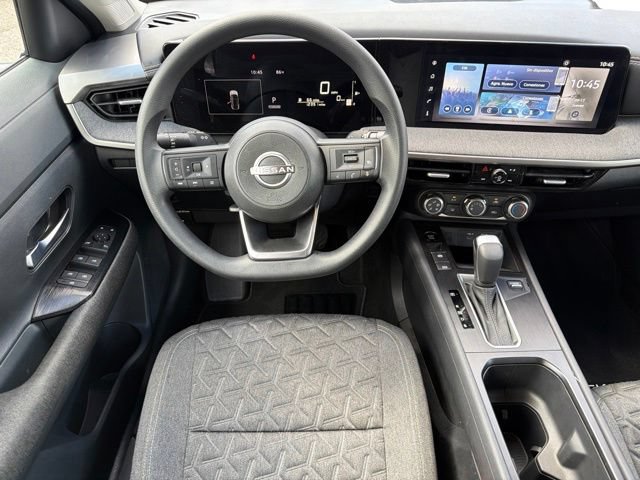 Used 2025 Nissan Kicks SV FWD image 18