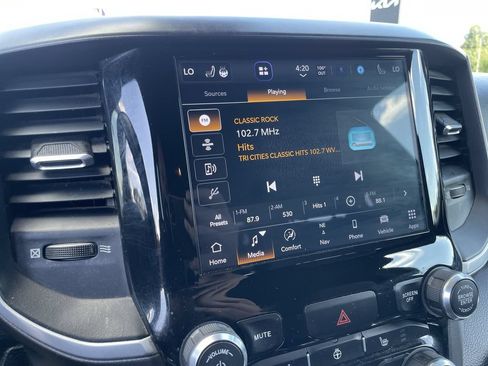 Used 2022 RAM 1500 Big Horn AWD/4WD image 12