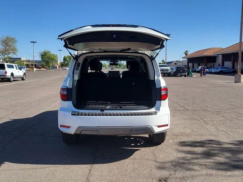 Used 2022 Nissan Armada Platinum w/ Captain's Chairs Package RWD image 11