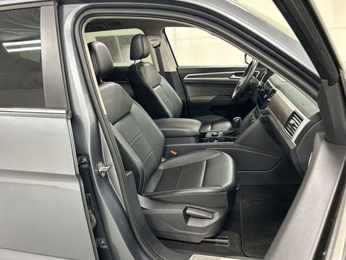 Used 2022 Volkswagen Atlas SE w/ Panoramic Sunroof Package image 24