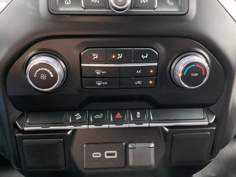 Used 2021 Chevrolet Silverado 1500 Custom Trail Boss AWD/4WD image 21