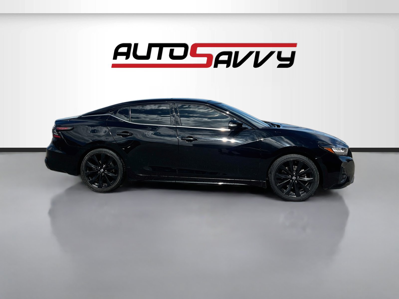 Used 2023 Nissan Maxima SR w/ Sport Mat Group FWD image 8