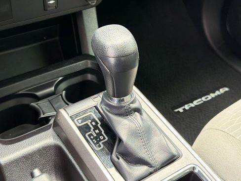 Used 2016 Toyota Tacoma SR5 image 16