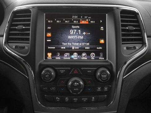 Used 2017 Jeep Grand Cherokee Overland w/ Jeep Active Safety Group image 13